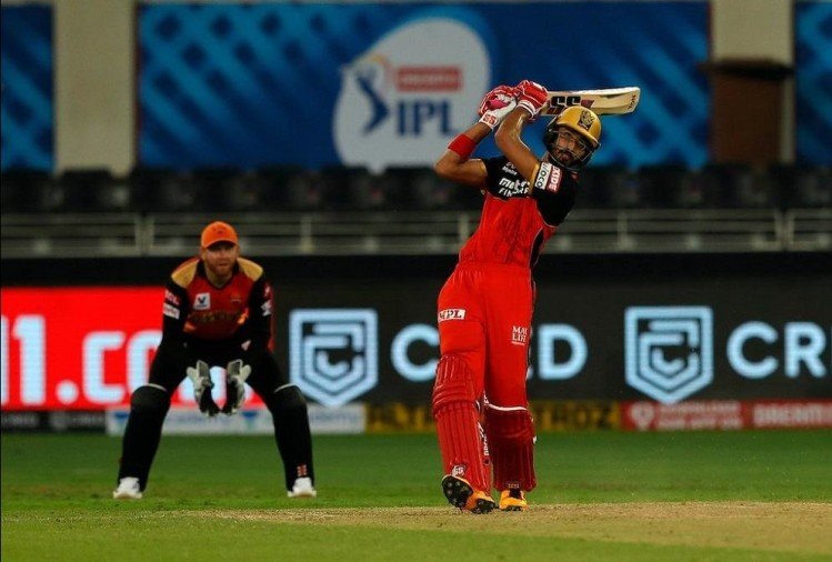 Ipl Mega Auction : हर हाल में इन 4 खिलाड़ियों को रिटेन करना चाहेगी Rcb, अकेले दम पर मैच जिताने में हैं माहिर