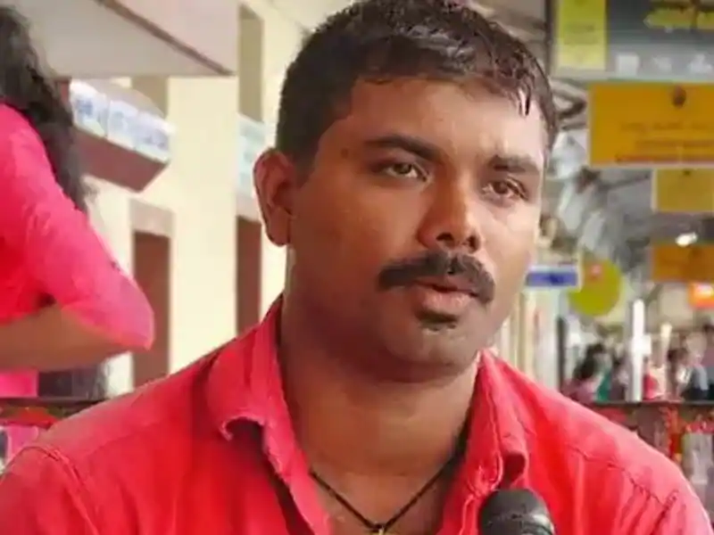 Success Story: रेलवे के फ्री वाई फाई से श्रीनाथ ने तय किया कुली से Ias तक का सफर 1 Shrinath