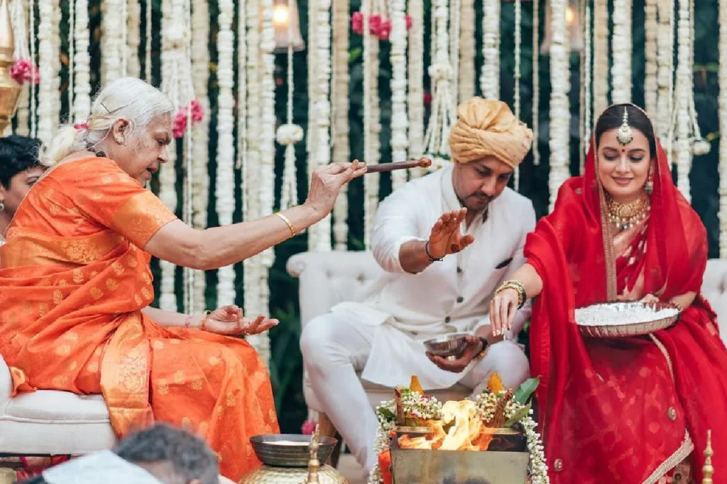 साल 2021 की वो 5 शादियां जिसमें दूल्हा-दुल्हन की नई सोच ने तोड़ी सालों से चली आई परंपरा, सभी को लेनी चाहिए सीख