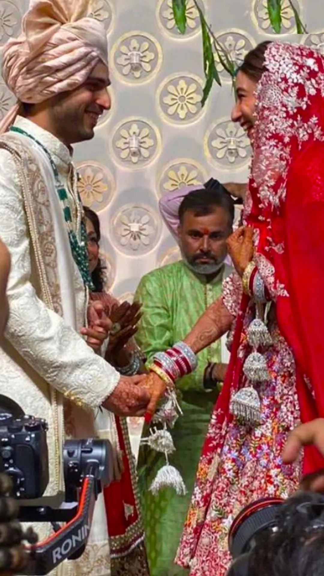 Ambani Family की शादी में Bachchan Family ने कुछ यूं जमाया रंग, देखें इनसाइड तस्वीरें 3 Anmol