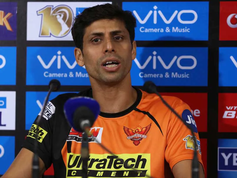 T20 World Cup 2022 को लेकर Ashish Nehra ने दी बड़ी प्रतिक्रिया, इन गेंदबाजों को बताया बेहतर विकल्प 2 T20 World Cup 2022 को लेकर Ashish Nehra ने दी बड़ी प्रतिक्रिया, इन गेंदबाजों को बताया बेहतर विकल्प