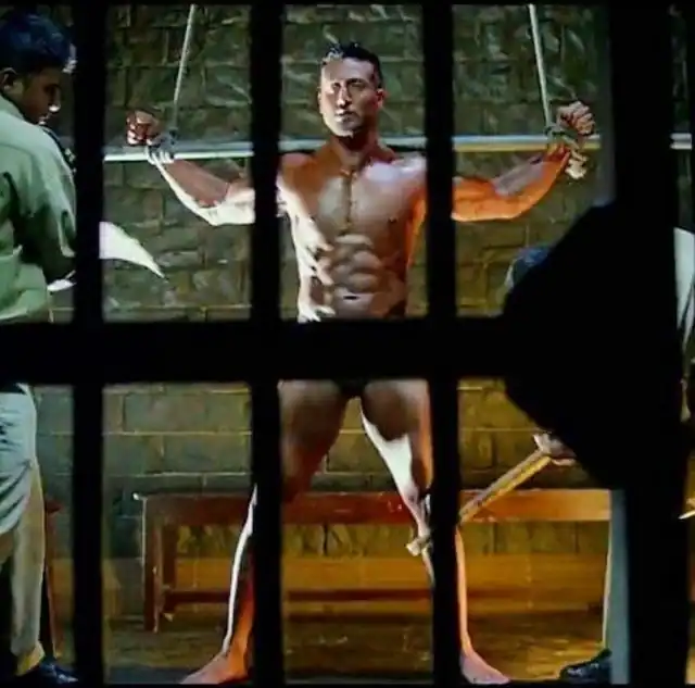 किरदार में जान डालने के लिए सबके सामने न्यूड हो गए Bollywood के ये स्टार्स, दमदार एक्टिंग से फैंस के दिलों में छोड़ी गहरी छाप