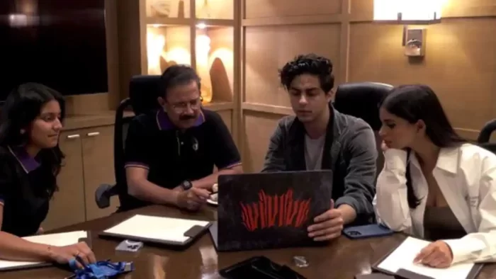 Aryan Khan और नीता अंबानी के सीक्रेट चैटिंग की तस्वीरें हुई लीक, मचा हड़कंप 4 Aryan Khan