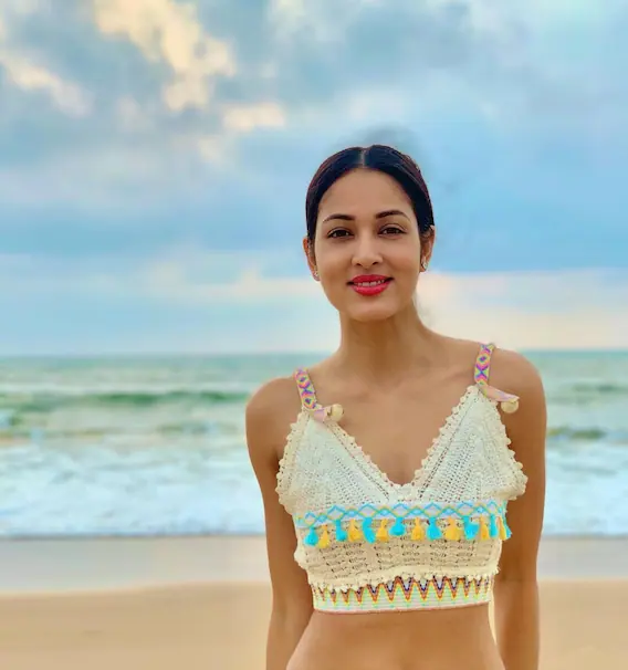 बलखाती कमर, लुक्स भी किलर कुछ ऐसी हैं नई Anita Bhabhi, तस्वीरें देख आप भी हो जाएंगे कायल 2 Vidisha Srivastava