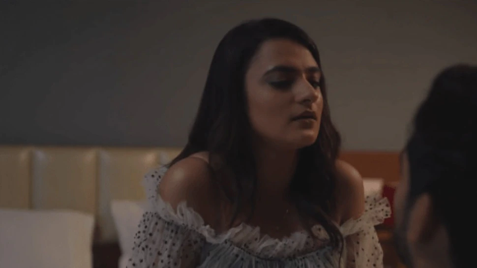 इस Webseries ने तोड़ी अश्लीलता की सभी हदें, भूलकर भी ना करें परिवार के साथ देखने की गलती 4 इस Webseries ने तोड़ी अश्लीलता की सभी हदें, भूलकर भी ना करें परिवार के साथ देखने की गलती