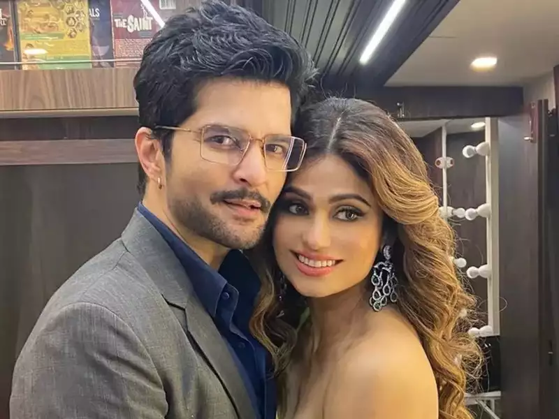 बिग बॉस की चर्चित जोड़ी Shamita Shetty और Rakesh Bapat का हुआ ब्रेकअप!, इस बात को लेकर दोनों में हुआ था झगड़ा 4 बिग बॉस की चर्चित जोड़ी Shamita Shetty और Rakesh Bapat का हुआ ब्रेकअप!, इस बात को लेकर दोनों में हुआ था झगड़ा