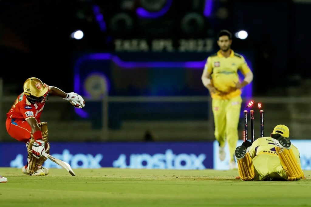 Ms Dhoni : 40 साल की उम्र में धोनी की फुर्ती देख युवा भी रह गये दंग, 6 साल पहले वर्ल्ड कप की यादें हुई ताज़ा 2 Ms Dhoni : 40 साल की उम्र में धोनी की फुर्ती देख युवा भी रह गये दंग, 6 साल पहले वर्ल्ड कप की यादें हुई ताज़ा