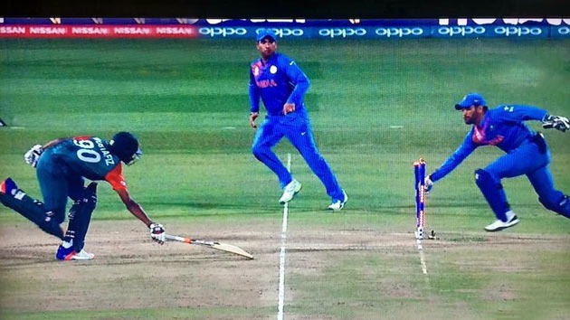 Ms Dhoni : 40 साल की उम्र में धोनी की फुर्ती देख युवा भी रह गये दंग, 6 साल पहले वर्ल्ड कप की यादें हुई ताज़ा