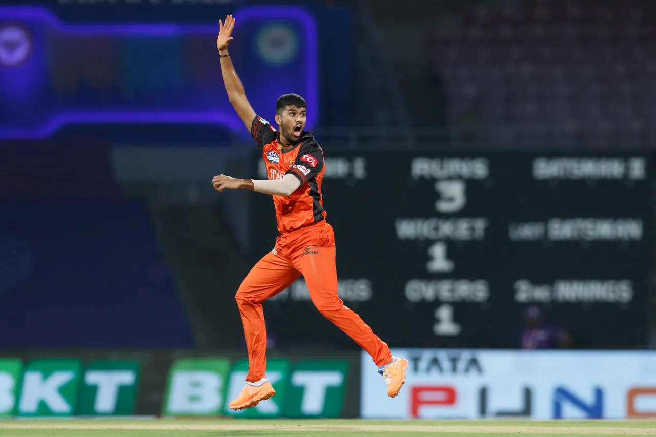 टीम इंडिया के सबसे घातक ऑलराउंडर का करियर हुआ तबाह, Sunrisers Hyderabad ने पानी पिलाने पर किया मजबूर 3 Washington Sundar