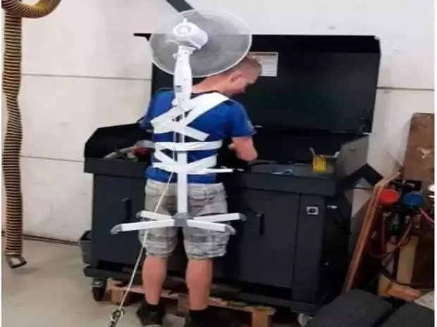 भारत में गर्मी ने किया परेशान तो इन लोगों ने निकाला ये देसी जुगाड़ से समाधान, नंबर 10 का जुगाड़ देख नहीं थमेगी हंसी! 2 भारत