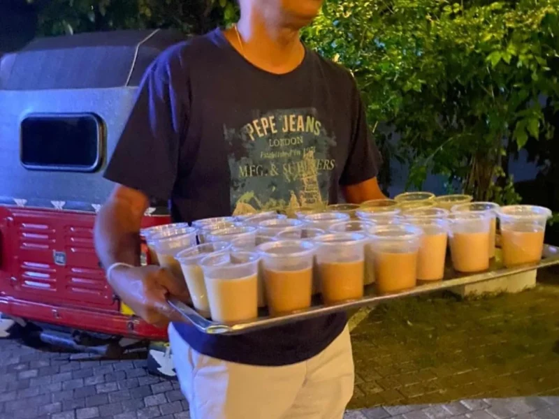 Roshan Mahanama ने श्रीलंका के लोगों को खुद परोसी चाय