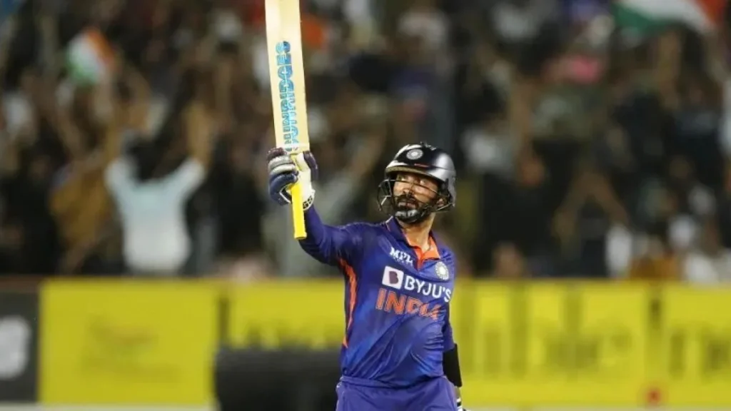 &Quot;ब्लू जर्सी वाली टीम का हिस्सा होने पर गर्व है...&Quot;, Team India की कप्तानी में ट्रॉफी जीतकर इमोशनल दिखें Dinesh Karthik 3 Dinesh Karthik की कप्तानी में 7 विकेट से जीता भारत