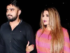 पाकिस्तानी रेस्टोरेंट में जा पहुंची Rakhi Sawant, बॉयफ्रेंड आदिल दुर्रानी का पकड़ा सफेद झूठ