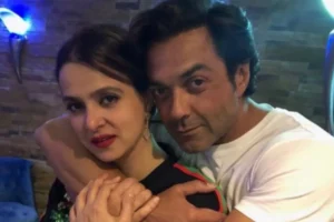 रेस्तरां में बैठी एक लड़की पर अपना दिल हार गए थे Bobby Deol, इस तरह किया अपनी लवस्टोरी को पूरा 3 रेस्तरां में बैठी एक लड़की पर अपना दिल हार गए थे Bobby Deol, इस तरह किया अपनी लवस्टोरी को पूरा