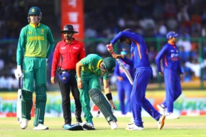 Ind Vs Sa 3Rd Odi : भारतीय गेंदबाजों ने दिखाया शानदार प्रदर्शन, महज 99 रनों पर सिमटी साउथ अफ्रीकी टीम