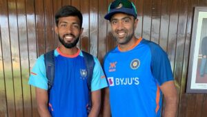 Mahesh Pithiya: चाय की दुकान पर करता था काम, ऑस्ट्रेलिया को सिखाया स्पिन, अब Ravichandran Ashwin के छुए पैर ∼