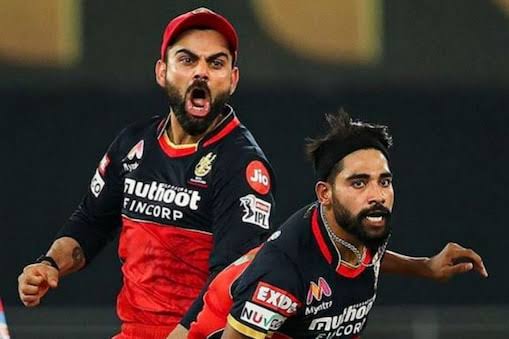 विराट कोहली को लेकर दिनेश कार्तिक ने किया बड़ा खुलासा, कहा - &Quot;मोहम्मद सिराज को टीम से ड्रॉप होने से बचाया &Quot;