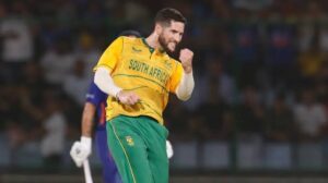 रॉयल चैलेंजर्स बैंगलोर ने टोप्ले की जगह दक्षिण अफ्रीका के इस तेज गेंदबाज को किया अपनी टीम में शामिल 3 रॉयल चैलेंजर्स बैंगलोर ने टोप्ले की जगह दक्षिण अफ्रीका के इस तेज गेंदबाज को किया अपनी टीम में शामिल