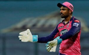 संजू सैमसन ने फुर्ती से उड़ाया 16 करोड़ी खिलाड़ी का विकेट, तो जल भून के राख हुए गौतम गंभीर, आग की तरह वायरल हुआ Video 3  Sanju Samson ने फुर्ती से उड़ाया 16 करोड़ी खिलाड़ी का विकेट, तो जल भून के राख हुए गौतम गंभीर, आग की तरह वायरल हुआ Video