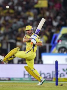 Video: चेन्नई सुपर किंग्स के लिए मैच विनिंग रन बनाकर महेंद्र सिंह धोनी ने कुछ इस अंदाज में मनाया जीत का जश्न, वीडियो देखें