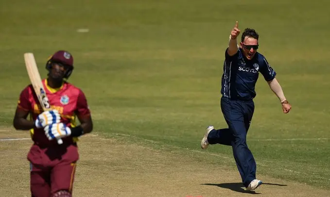 स्कॉटलैंड इतिहास रचने के करीब, वेस्टइंडीज को 181 रनों पर किया ढेर, 5 खिलाड़ी 10 रनों के भीतर Out, हारे तो विश्व कप से बाहर हो जाएगी कैरिबियन टीम 2 Wi Vs Sco