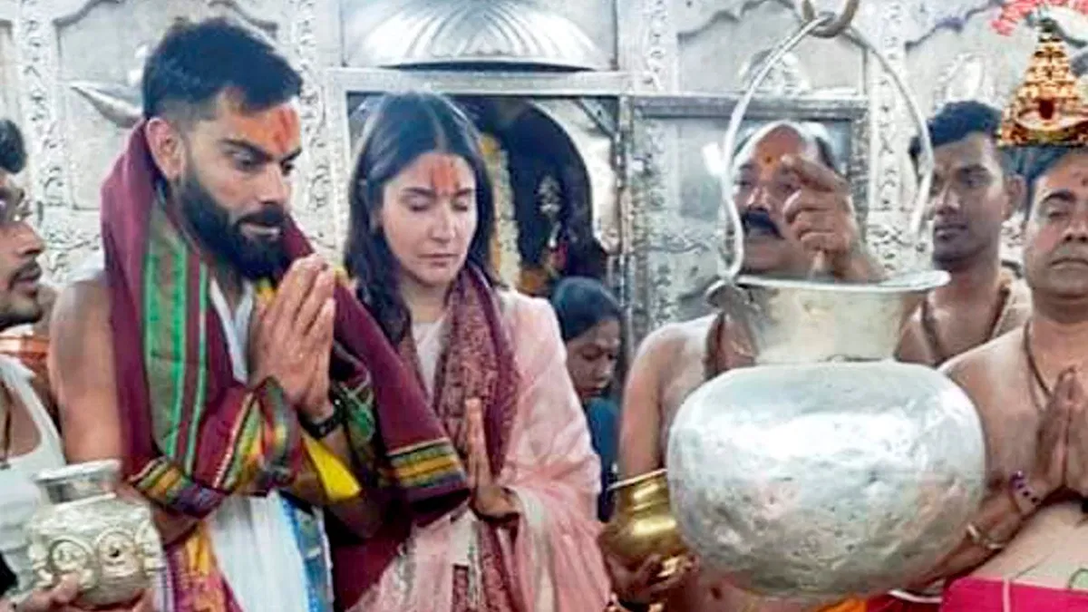 टीम इंडिया के ये 3 खिलाड़ी सावन के महीने में रखते है सोमवार का उपवास, पूजा-पाठ किए बिना नहीं पीते हैं पानी तक 2 Virat Kohli