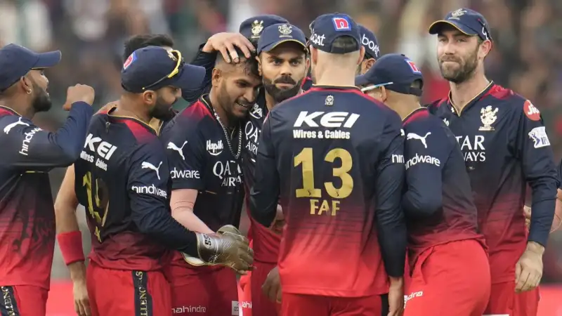 Video: पिच से दूर होने के लिए कहा, तो गुस्से से बौखलाए Rcb गेंदबाज, अंपायर को मारा मुक्का, लगा 4 मैचों का बैन 2 Rcb