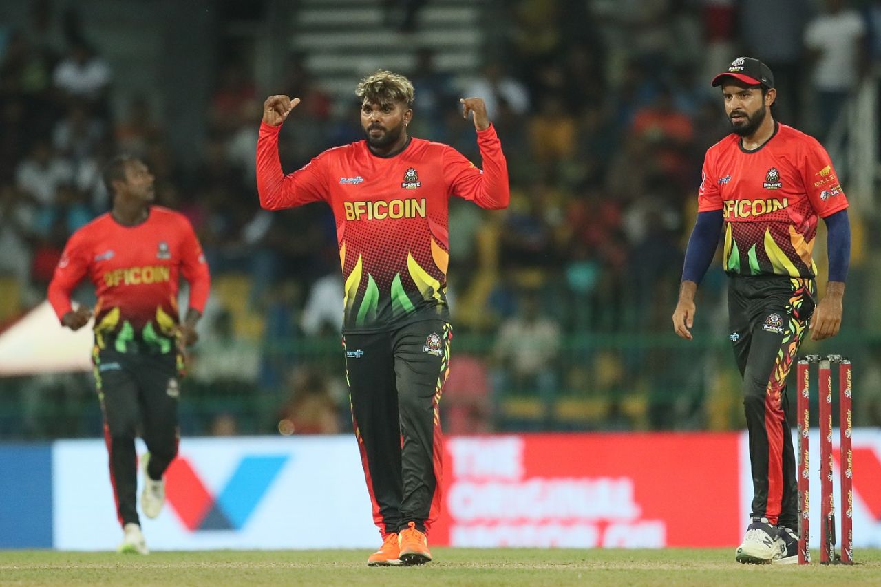 टीम को लगा बड़ा झटका, एशिया कप 2023 से अचानक बाहर हुआ विराट कोहली का खास दोस्त 4 Wanindu Hasaranga