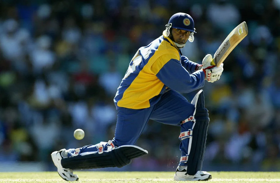 वनडे क्रिकेट में इन खिलाड़ियों ने जीते हैं सबसे ज्यादा मैन ऑफ द मैच अवॉर्ड, देखें कौनसे नंबर पर है विराट और रोहित 12 Arvind Desilva