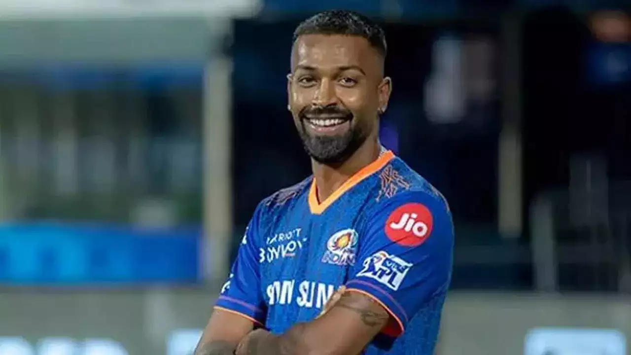रोहित शर्मा को हीरो से जीरो बनाने के लिए हार्दिक पांड्या ने लिया प्रण, चोटिल होकर भी Ipl 2024 खेलने का किया ऐलान 3 Hardik Pandya