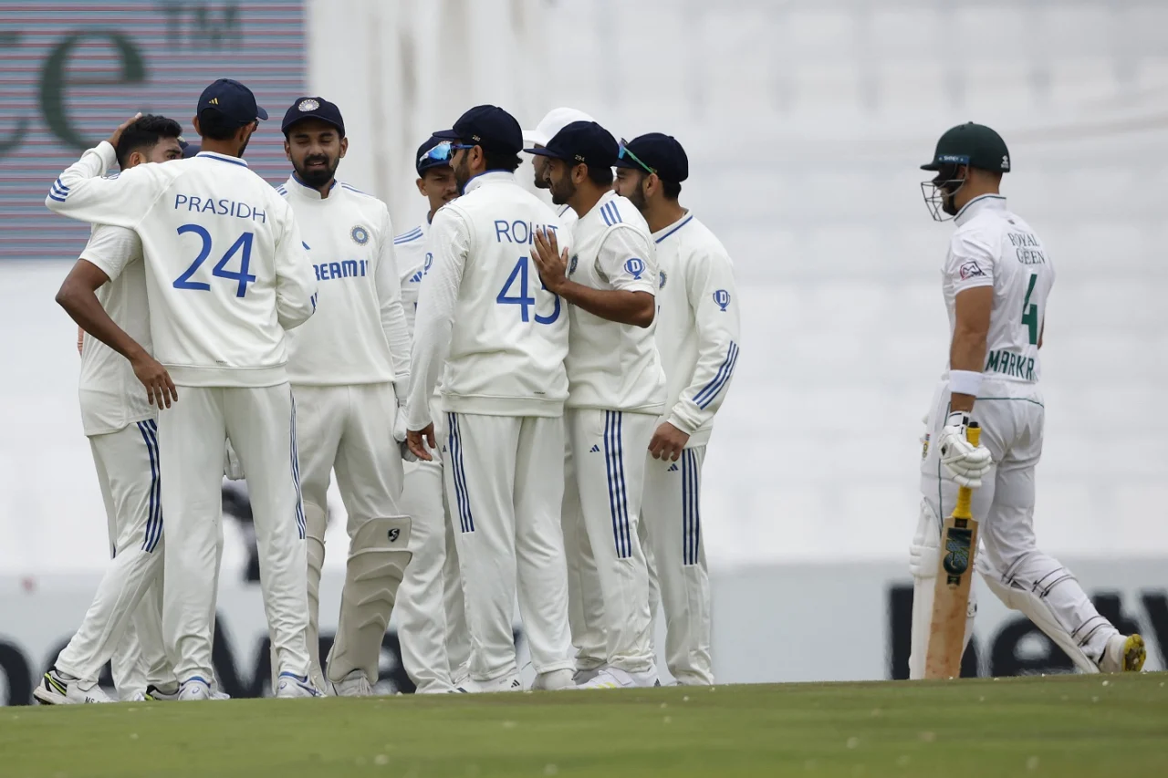 विराट कोहली ने बनाया नन्हें ऑस्ट्रेलियाई फैन का दिन, खास अंदाज में दिया ऑटोग्राफ, प्यारभरा Video हुआ वायरल 3 Sa Vs Ind