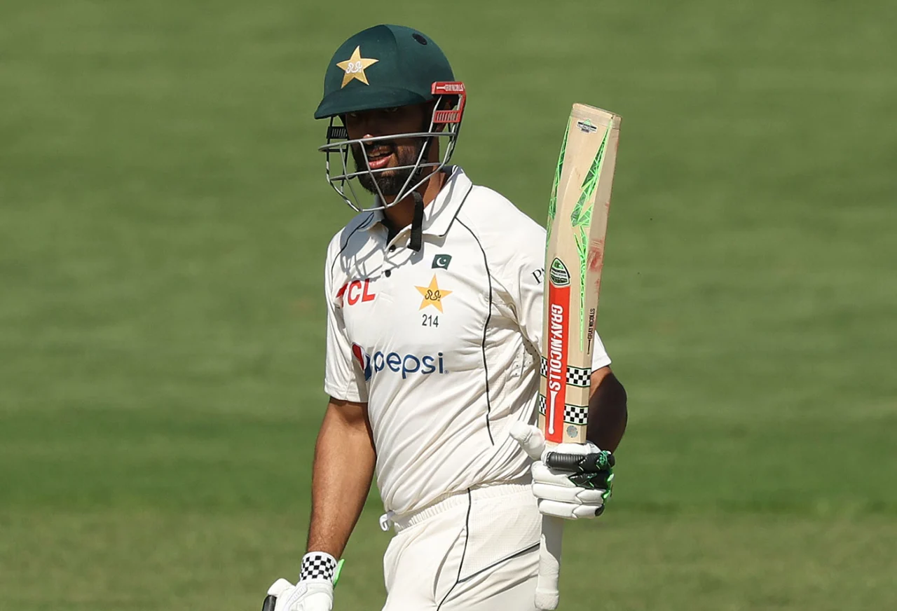 Video: Pak के नए कप्तान को रन बनाता देख, बौखलाए बाबर आज, नॉन-स्ट्राइकर एंड पर की ऐसी हरकत, सभी रह गए दंग 3 Shan Masood, Babar Azam