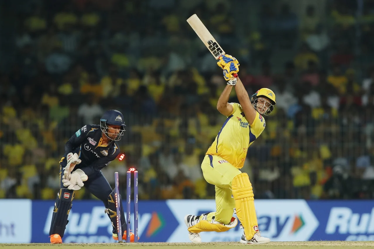 Ipl 2024 से पहले धोनी के लिए आफत बना ये ऑलराउंडर, विजय हजारे में कटवाई नाक, बल्लेबाजी के साथ गेंदबाजी में भी हुआ फ्लॉप 2 Shivam Dube