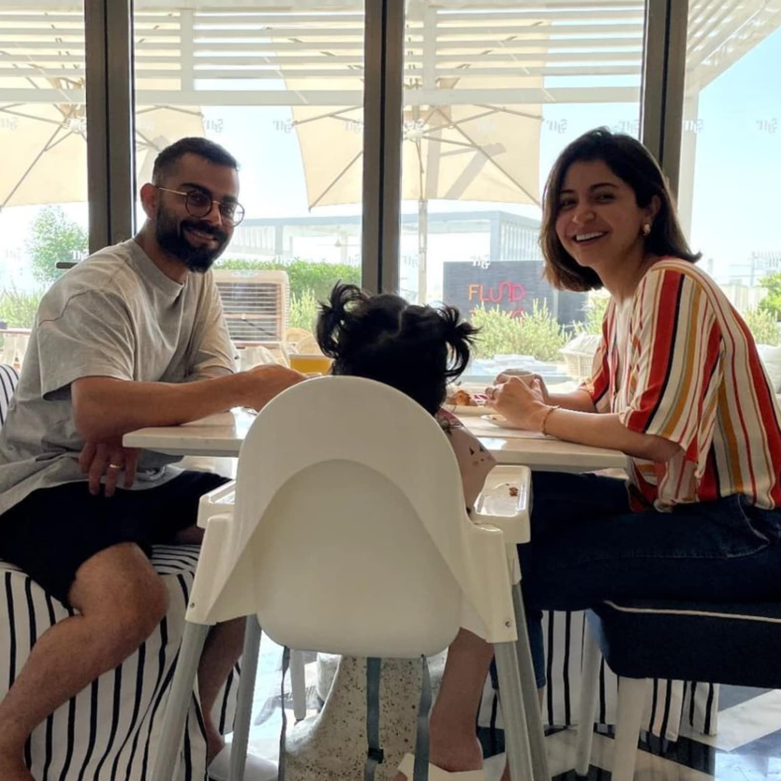 रात-दिन भक्ति में लीन रहने वाले विराट कोहली और अनुष्का शर्मा ने खाया बीफ! फ्लोरिडा के रेस्टोरेंट के बिल की तस्वीर हुई वायरल 2 Virat Kohli