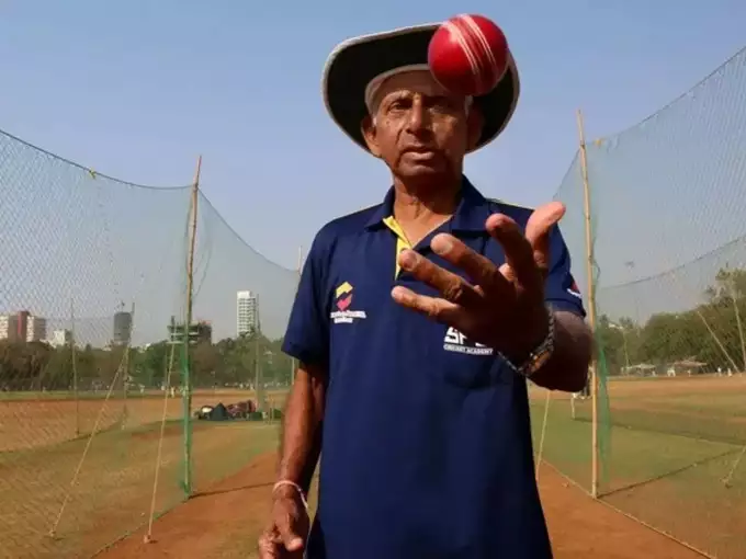 सरफराज खान ही नहीं इन 5 खिलाड़ियों के साथ भी हुई नाइंसाफी, रणजी में रन बनाने के बावजूद टीम इंडिया में नहीं मिला मौका 3 Padmakar Shivalkar