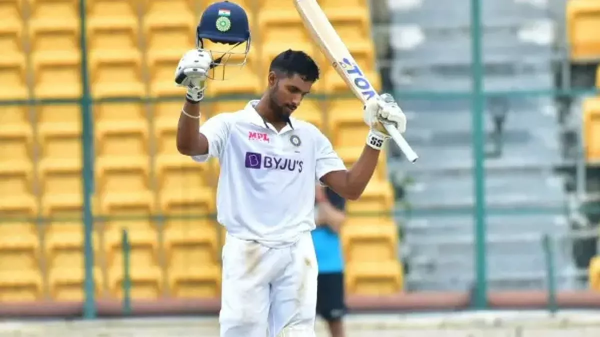 Ipl 2024 से पहले नीता अंबानी के बल्लेबाज ने गेंदबाजों की उड़ाई धज्जियां, सिर्फ इतनी गेंदों में ठोका शतक, गेंदबाजों की लगाई लंका  3 Tilak Varma