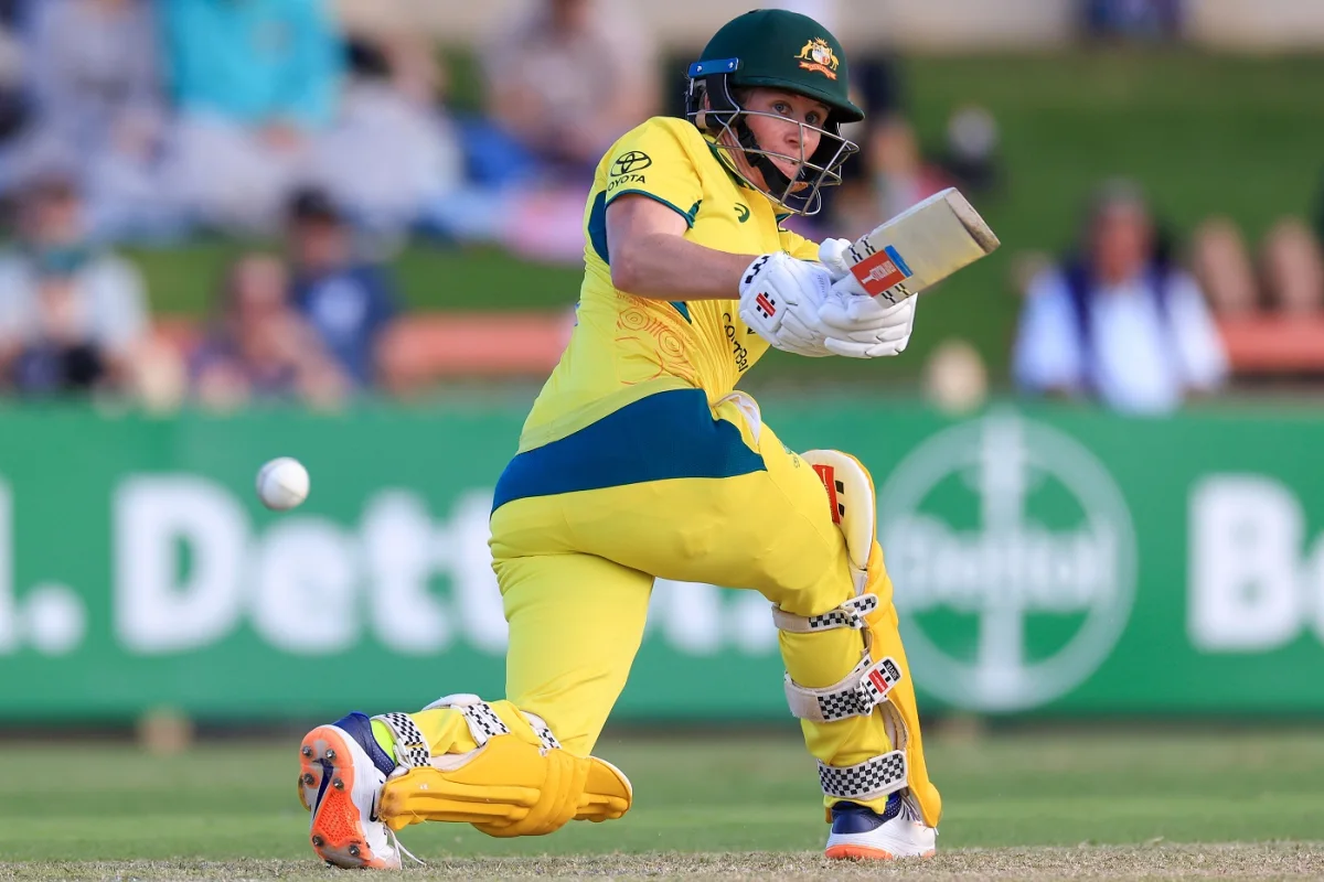 बॉलर ने डाली नो-बॉल, बल्लेबाज हुई हिट विकेट, गेंद सीमा रेखा के बाहर 6 रनों के लिए पहुंची, सोशल मीडिया पर ये मजेदार Video हुआ वायरल 3 Ausw Vs Saw