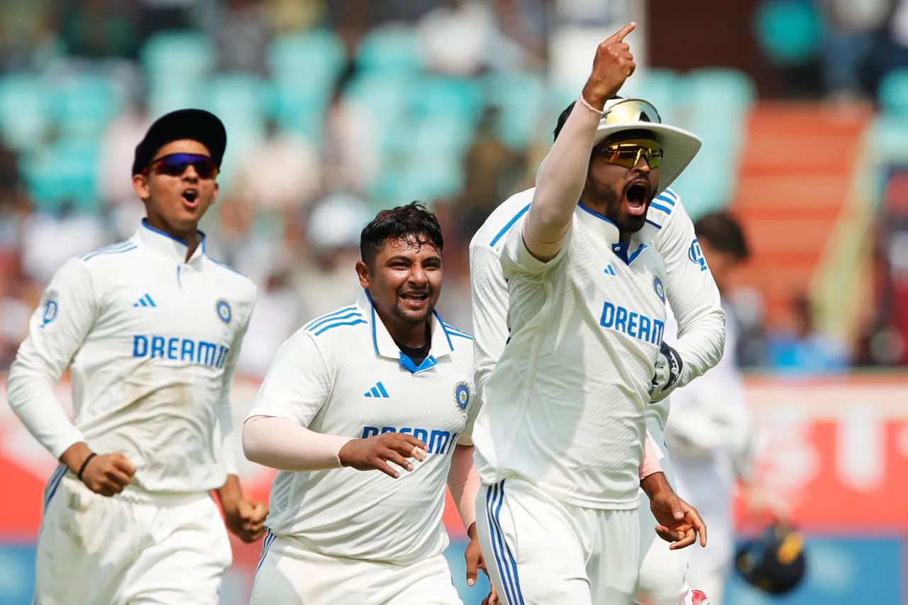 तीसरे टेस्ट से पहले टीम इंडिया का लगा झटका, चोटिल होकर बाहर हुआ ये खिलाड़ी, रिप्लेसमेंट का भी किया गया ऐलान  3 Shreyas Iyer