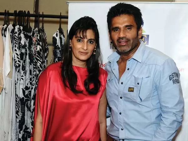 Sunil Shetty And Mana Shetty