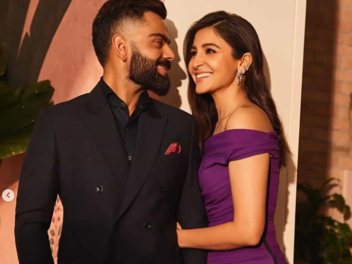 बेटे की तस्वीर नहीं हुई लीक, तो खुश हुए विराट कोहली और अनुष्का शर्मा, पैपराजी को बांटे महंगे गिफ्ट 2 Virat Kohli And Anushka Sharma