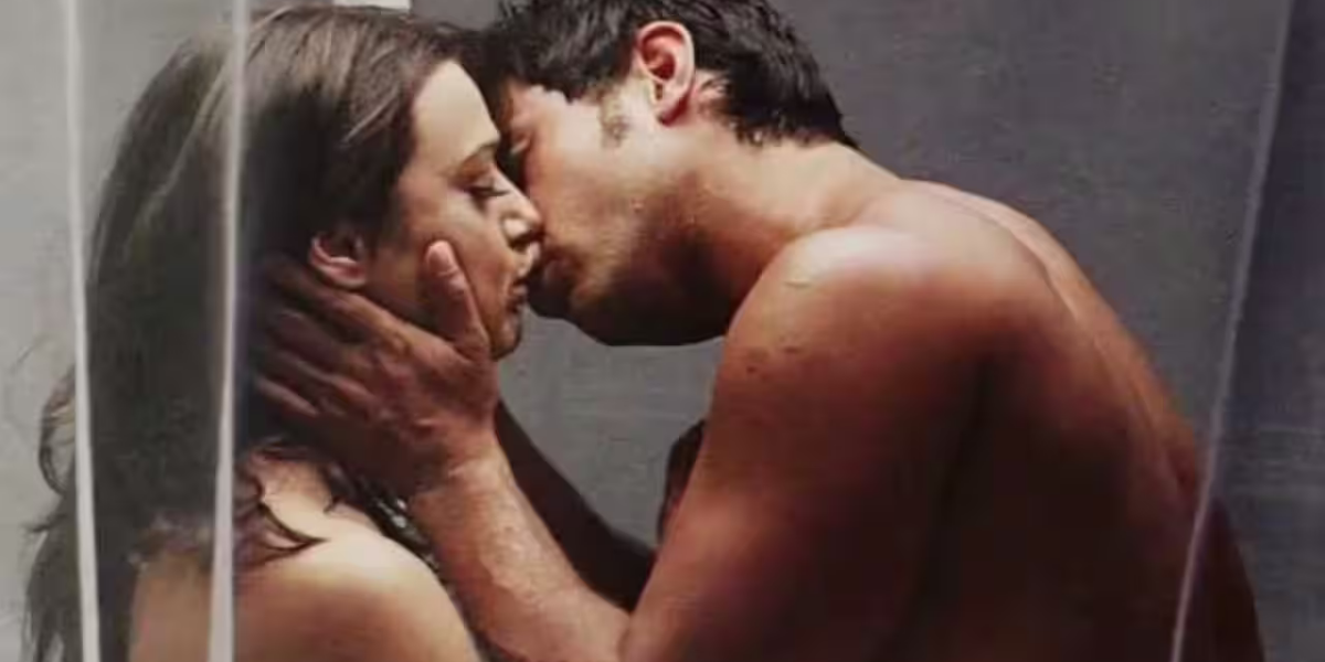 बॉलीवुड की इन 10 एक्ट्रेसेस के Mms हो चुके है लीक, सरेआम दूसरे मर्दों के साथ अश्लील हरकत करती आई थी नजर 