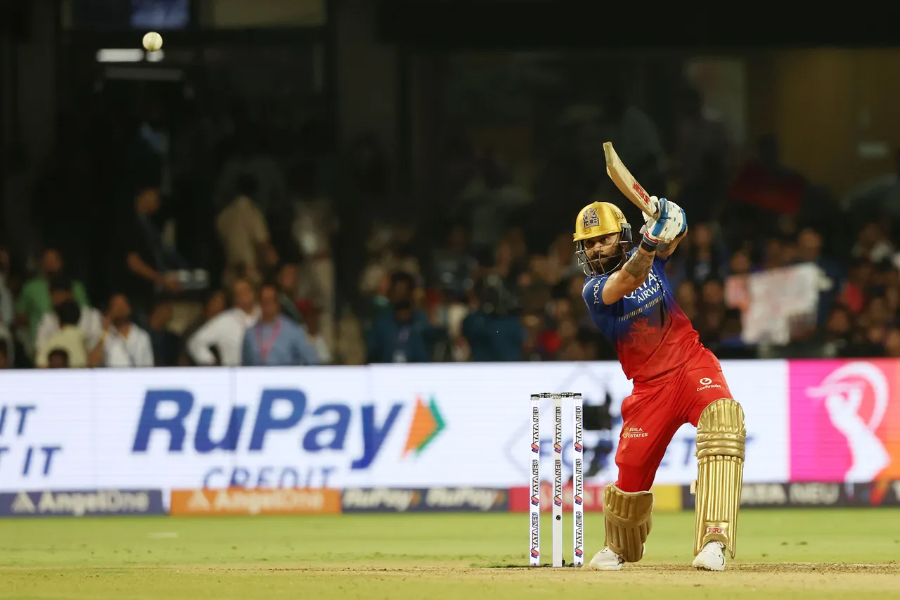 'उनको बस मसाला.... ' गौतम गंभीर को गले लगाना विराट कोहली को पड़ा भारी, फैंस की निराशा देख खुद हुए दुखी। 4 Virat Kohli