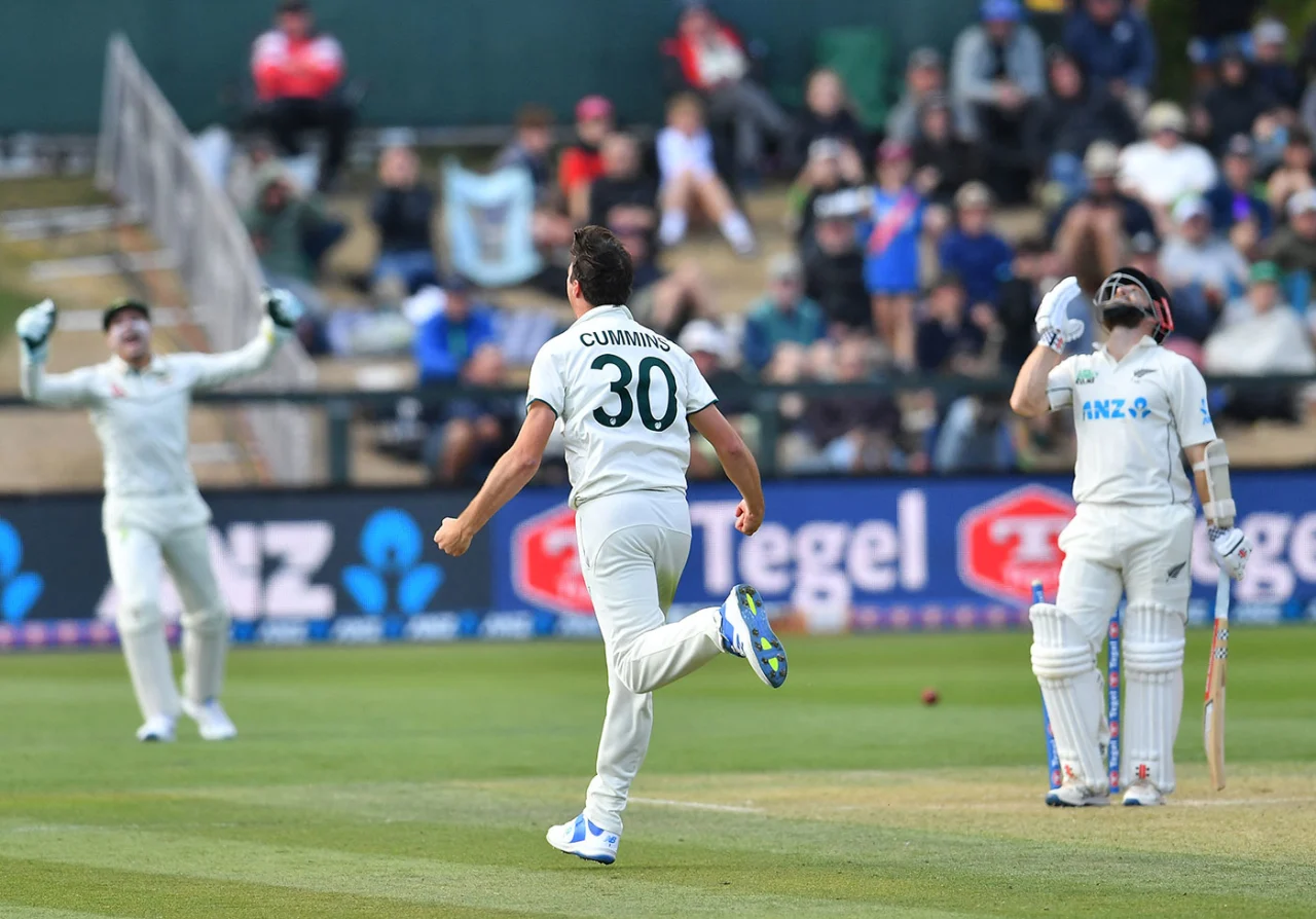 Video: ग्लैन फिलिप्स ने लिया क्रिकेट इतिहास का सबसे ख़तरनाक कैच, सुपरमैन की तरह छलांग लगाकर सभी को किया हैरान 3 Aus Vs Nz