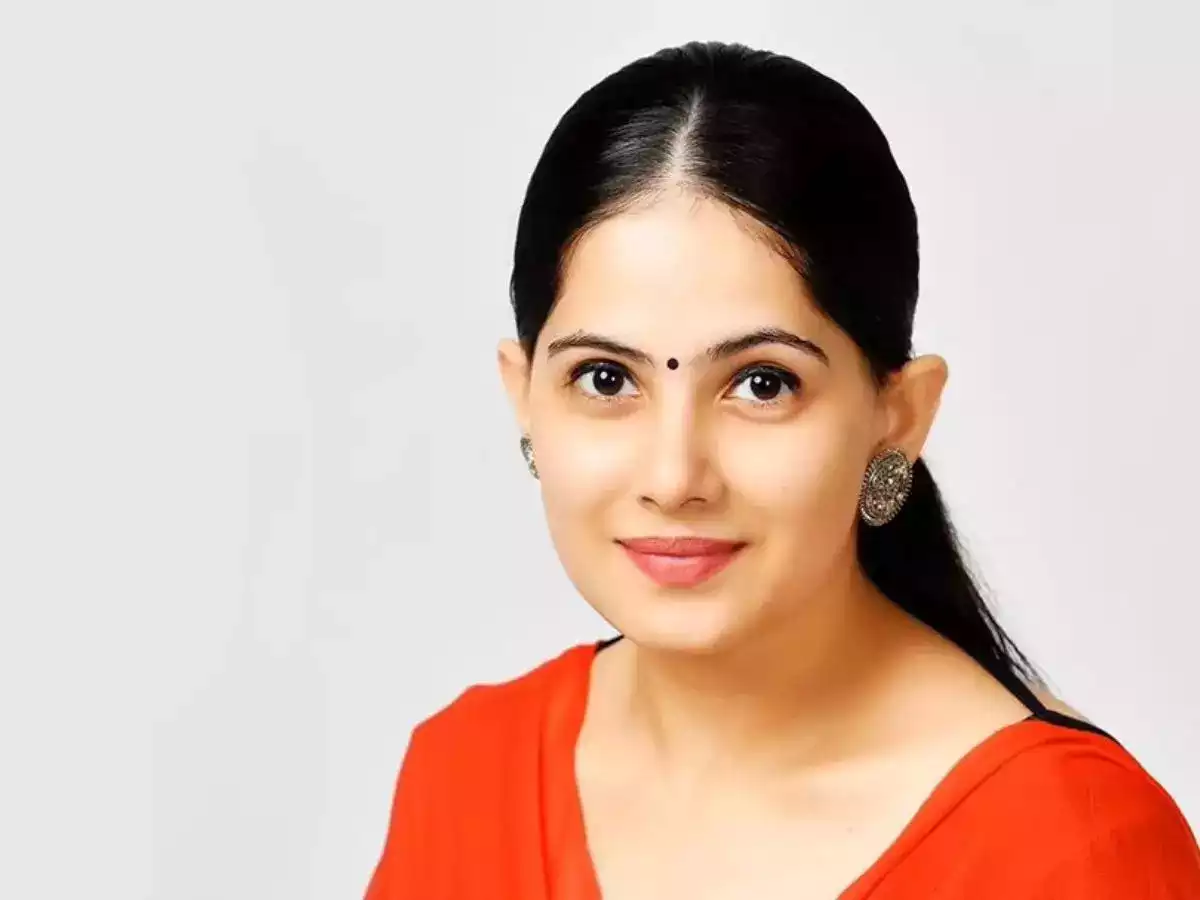 ये खास चीज लगाकर जया किशोरी ने अपने चेहरे को बनाया है चांद जैसा सुंदर, खुद बताया चमकती हुई स्किन का राज 2 Jaya Kishori