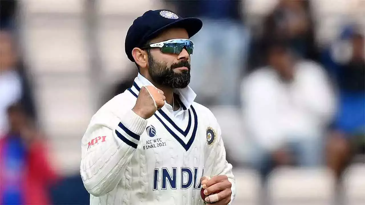 5 कारण आखिर क्यों विराट कोहली रोहित शर्मा से बेहतर है टीम इंडिया के कप्तान, बिना ट्रॉफी जीते फैंस के दिलों में बनाई जगह 2 Virat Kohli