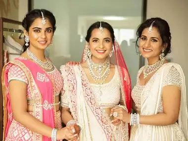 कौन हैं मुकेश अंबानी की भांजी, कैमरों से रहती हैं कोसों दूर, फैमिली चला रही 37000 करोड़ का बिजनेस एम्पायर