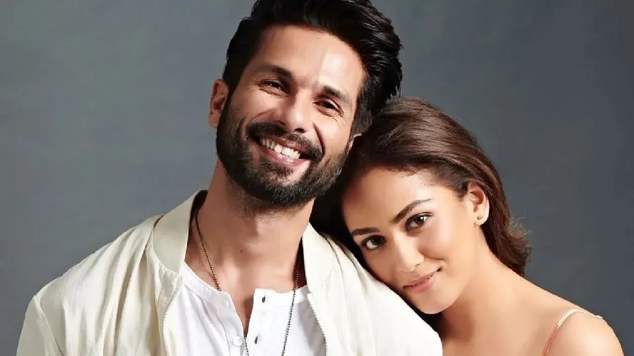 बंद कमरे में शाहिद कपूर करीना के साथ कर रहे थे ये घिनौना काम, आपत्तिजनक हालत में में एक-दूसरे के ऊपर...