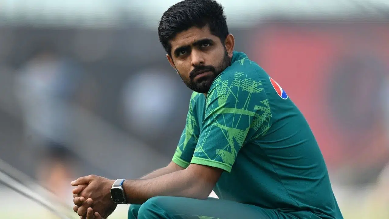 नसीम शाह या जसप्रीत बुमराह कौन है गेंदबाजी में बेस्ट? बाबर आजम ने दिया ऐसा बयान, भारतीयों का खौल उठेगा खून 2 Babar Azam