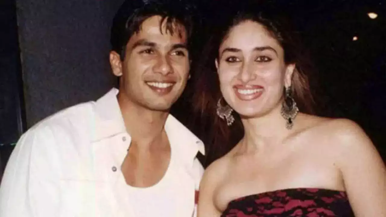 बंद कमरे में शाहिद कपूर करीना के साथ कर रहे थे ये घिनौना काम, आपत्तिजनक हालत में में एक-दूसरे के ऊपर... 2 Shahid Kapoor-Kareena Kapoor