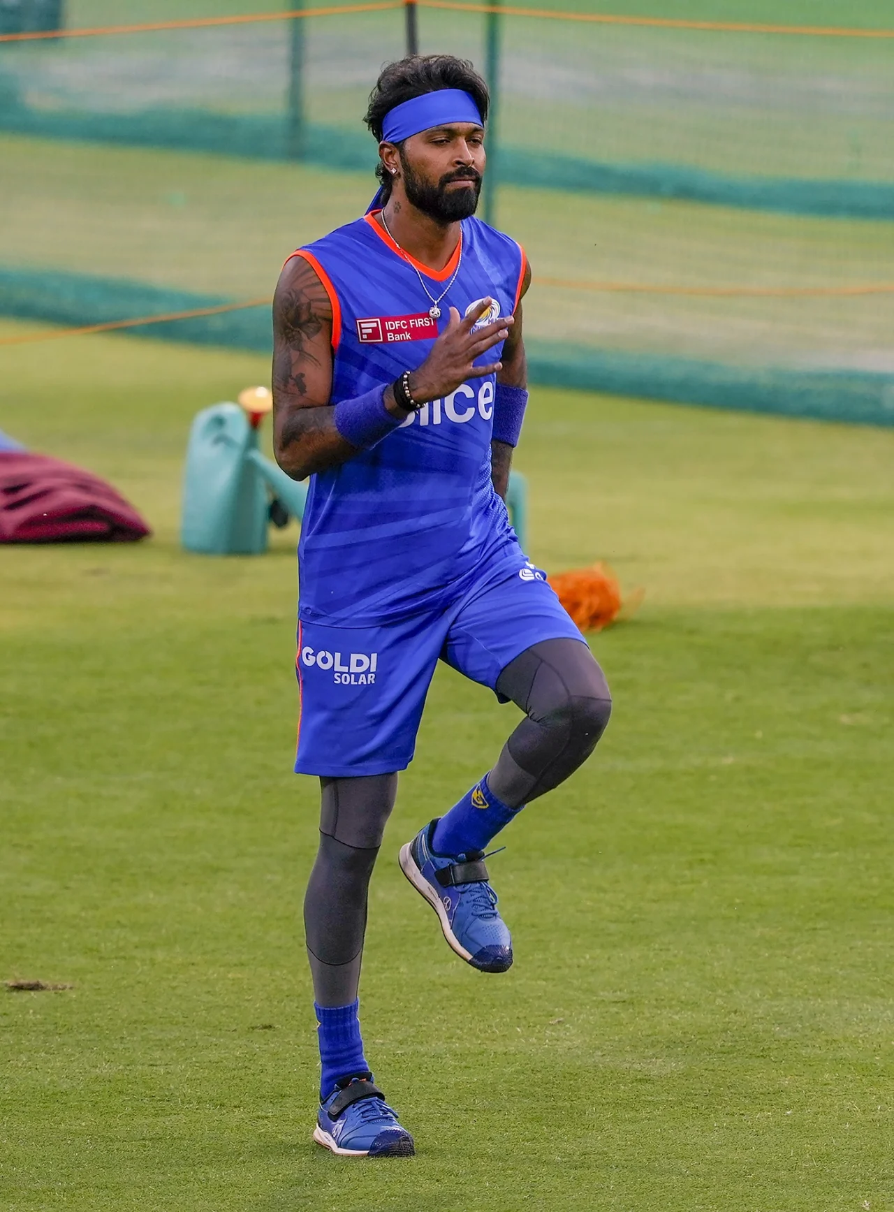 Ipl 2024 के बीच हार्दिक पांड्या पर टूटा मुसीबतों का पहाड़, इस हरकत पर Bcci ने सुनाई बड़ी सजा                                           
